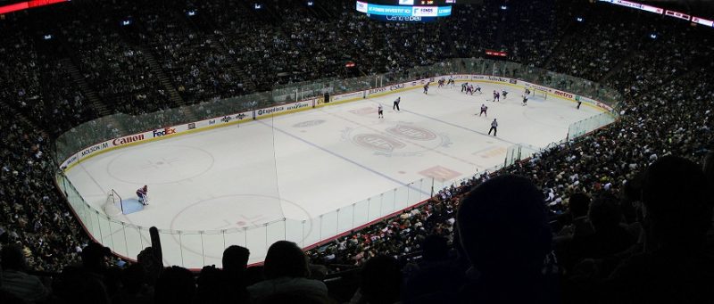 Découvre le sport le plus populaire de Montréal: le Hockey!