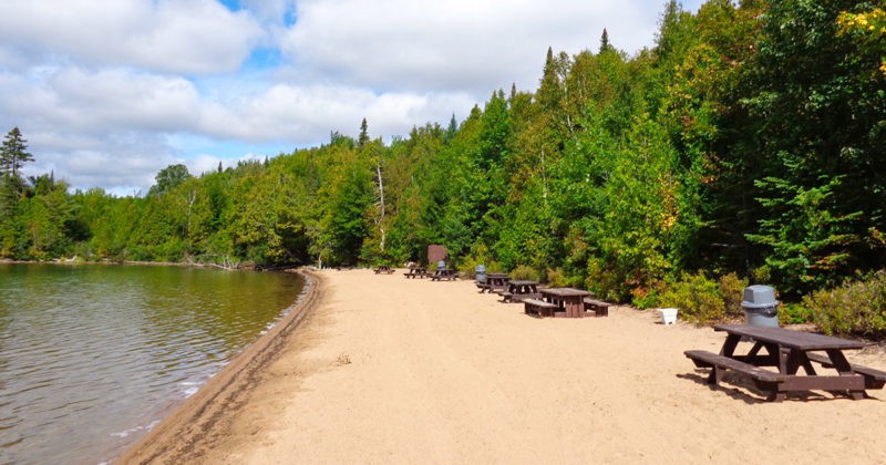 plage-du-camping-saint-bernard-plages-au-quebec-montreal-citycrunch