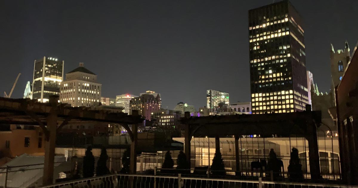vue-skyline-rooftop-hotel-nelligan-montreal-citycrunch